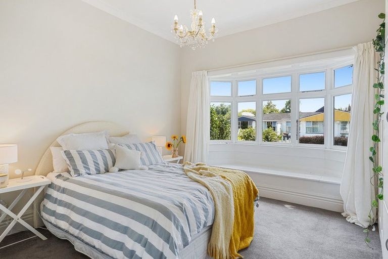 Photo of property in 1/1004 Colombo Street, St Albans, Christchurch, 8014