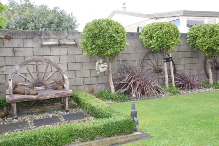 Photo of property in 79 Avon Road, Clifton, Invercargill, 9812