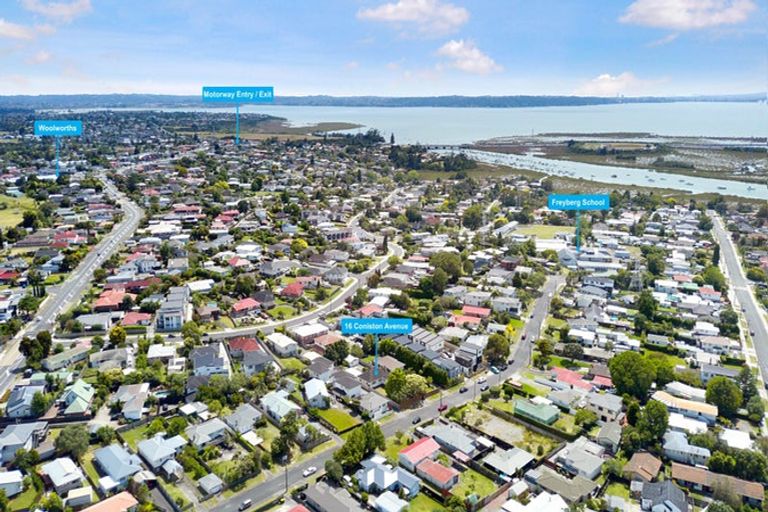 Photo of property in 16 Coniston Avenue, Te Atatu South, Auckland, 0610