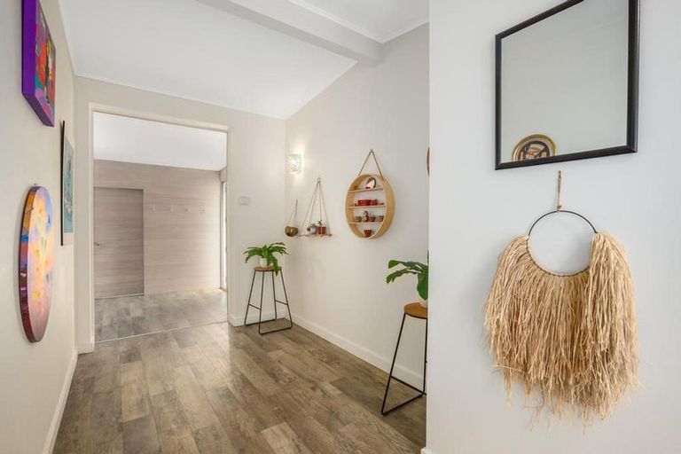 Photo of property in 15 Tawa Street, Waikanae, 5036