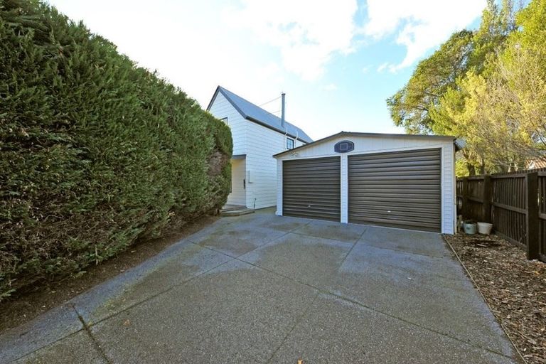 Photo of property in 28 Mauger Drive, Heathcote Valley, Christchurch, 8022