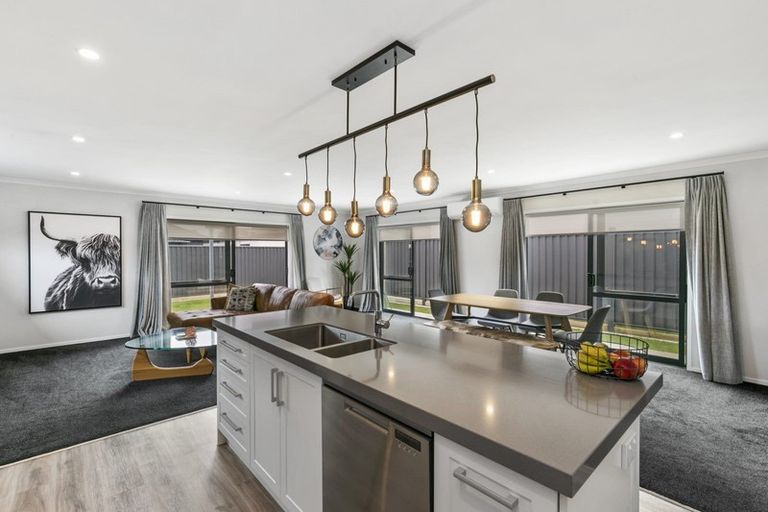 Photo of property in 14 Buddle Road, Wallaceville, Upper Hutt, 5018