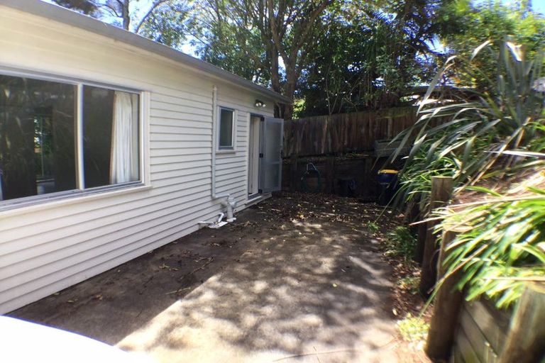 Photo of property in 53 Ellice Road, Totara Vale, Auckland, 0629