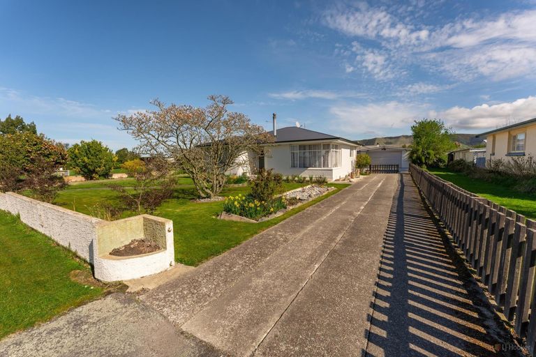 Photo of property in 1 Regent Street, Waimate, 7924