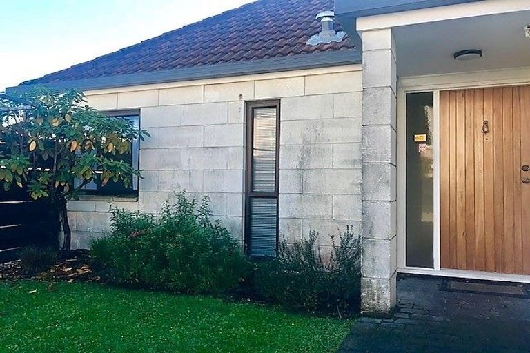 Photo of property in 5/4 Broadbent Street, Riccarton, Christchurch, 8041