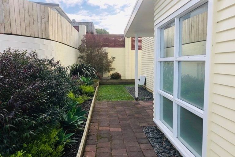 Photo of property in 117a Carlisle Road, Northcross, Auckland, 0632
