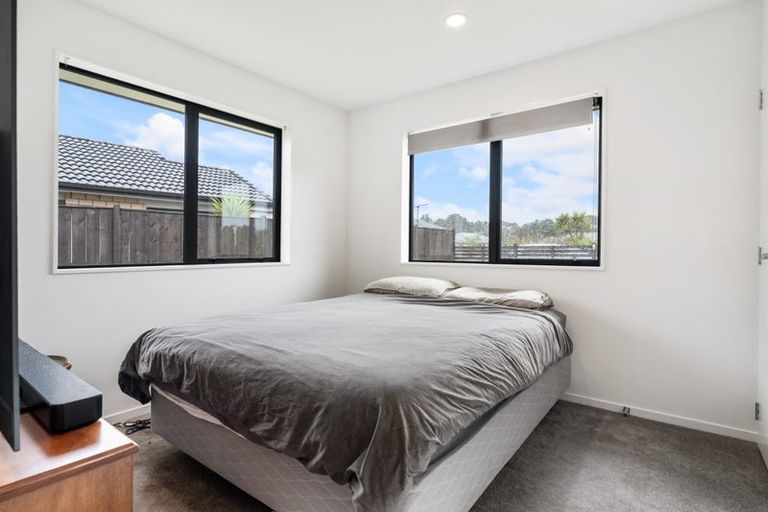 Photo of property in 5 Kahika Grove, Huapai, Kumeu, 0810