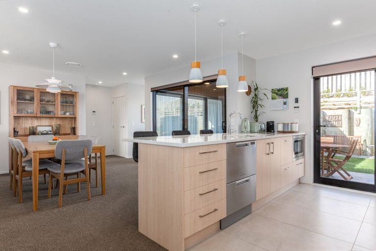 Photo of property in 9 Lemonwood Way, Woodridge, Wellington, 6037