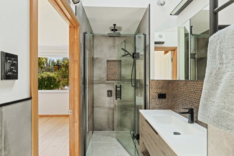 Photo of property in 52 Clawton Street, Westown, New Plymouth, 4310