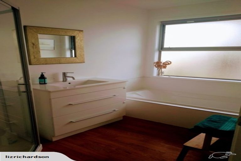 Photo of property in 44 Carthew Street, Okato, 4335