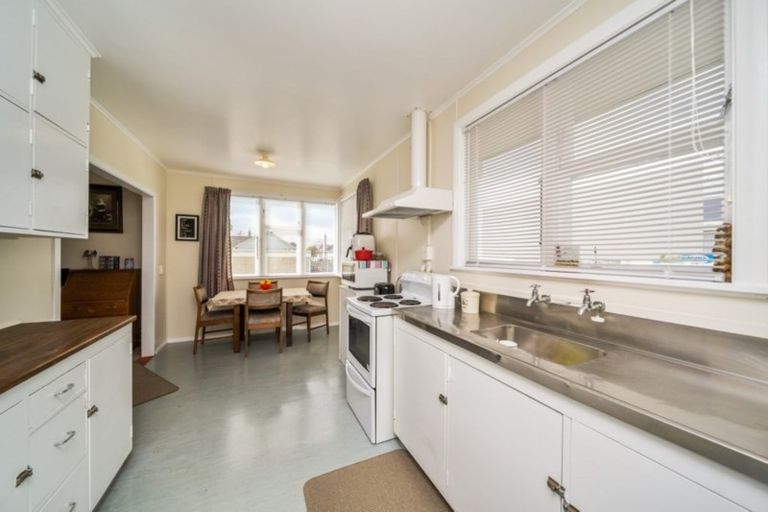 Photo of property in 83 Manawapou Road, Hawera, 4610