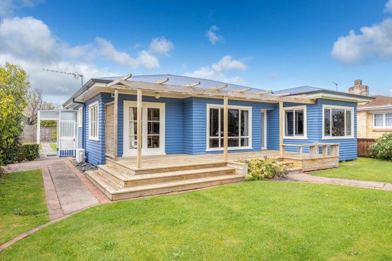 Photo of property in 20 Oxford Street, Fairfield, Hamilton, 3214