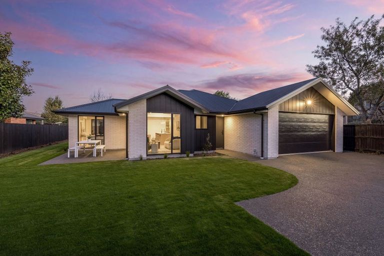 Photo of property in 55b Aorangi Road, Bryndwr, Christchurch, 8053