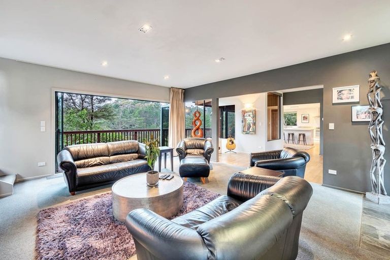 Photo of property in 172 Shaw Road, Oratia, Auckland, 0604