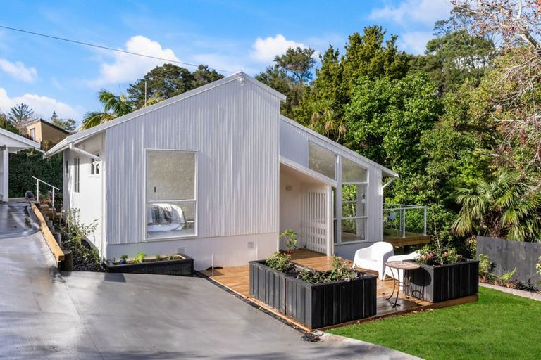 Photo of property in 34 Peach Road, Glenfield, Auckland, 0629