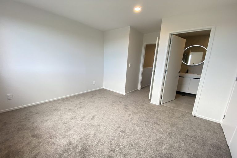 Photo of property in 57d Edmonton Road, Henderson, Auckland, 0612