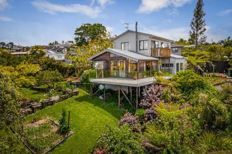 Photo of property in 143 West Harbour Drive, West Harbour, Auckland, 0618