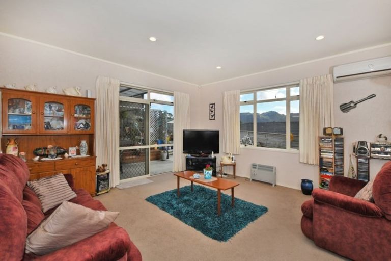 Photo of property in 5 Daviot Place, Te Kamo, Whangarei, 0112