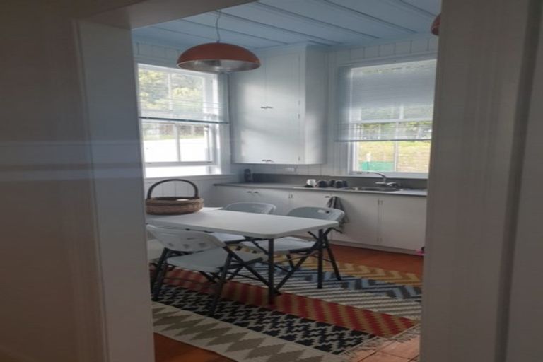 Photo of property in 21 Shine Road, South Head, Helensville, 0874