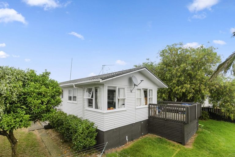 Photo of property in 24 Ronald Place, Manurewa, Auckland, 2102