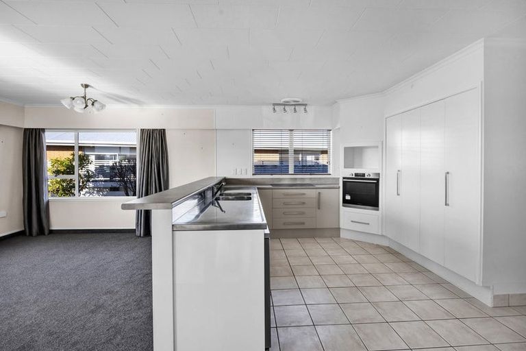 Photo of property in 25 Victoria Street, Hawera, 4610