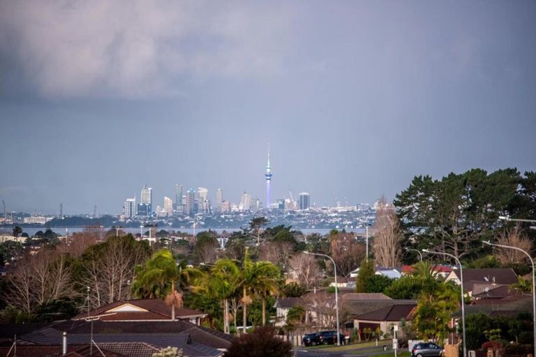 Photo of property in 38 White Heron Drive, Massey, Auckland, 0614