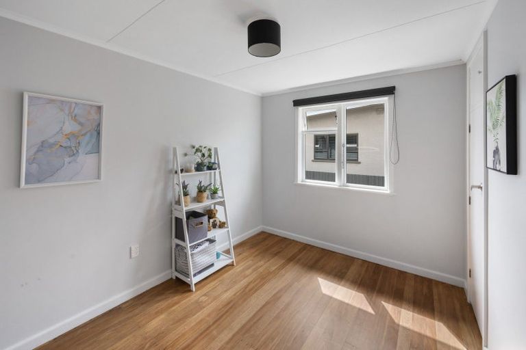 Photo of property in 4 Burness Road, Greenmeadows, Napier, 4112