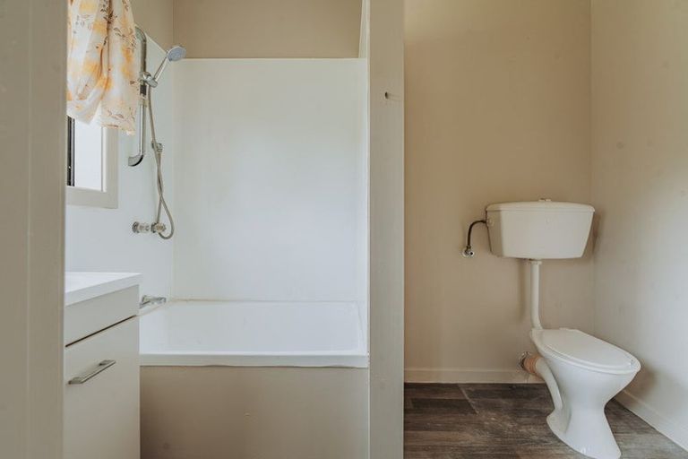 Photo of property in 28 Burns Street, Milton, 9220