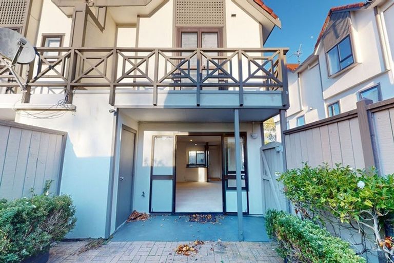 Photo of property in 12 George Street, Thorndon, Wellington, 6011