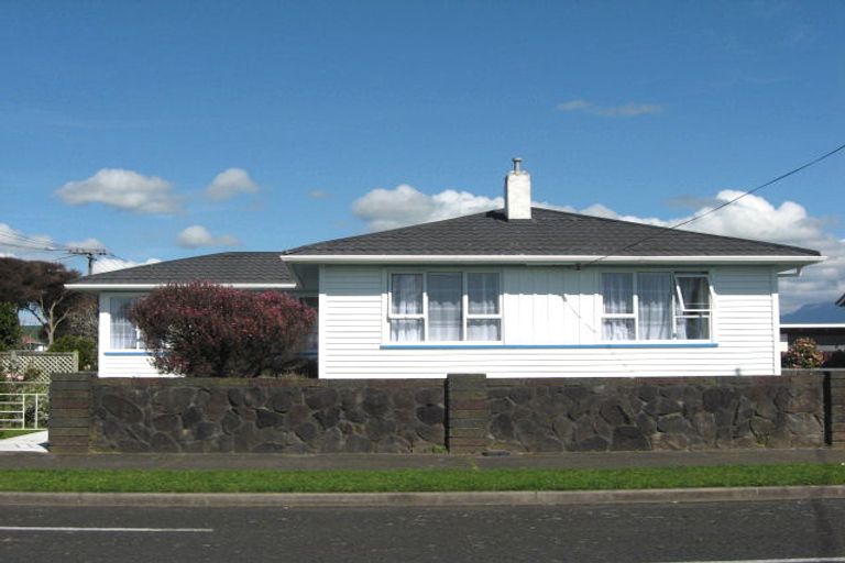 Photo of property in 2 Bideford Street, Brooklands, New Plymouth, 4310