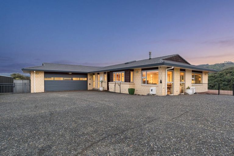 Photo of property in 45a Kirton Drive, Riverstone Terraces, Upper Hutt, 5018