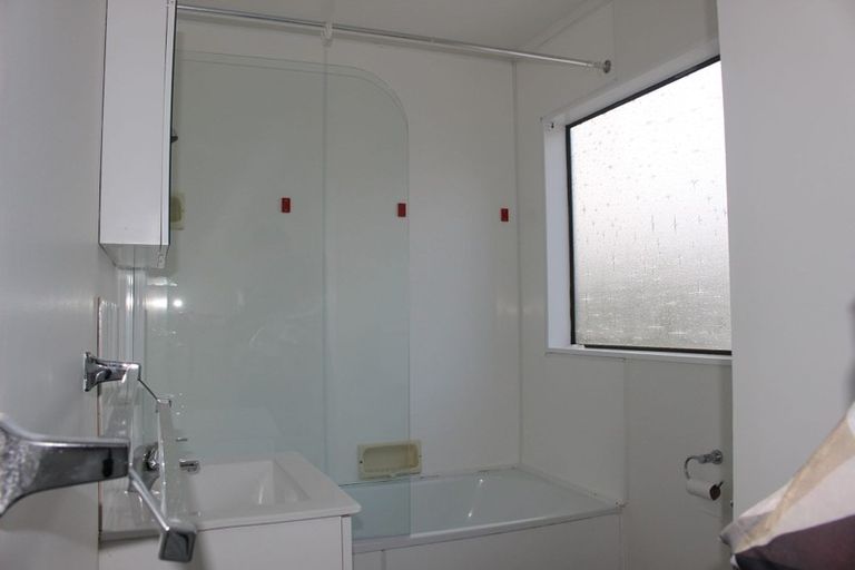 Photo of property in 36a Colchester Crescent, Newlands, Wellington, 6037