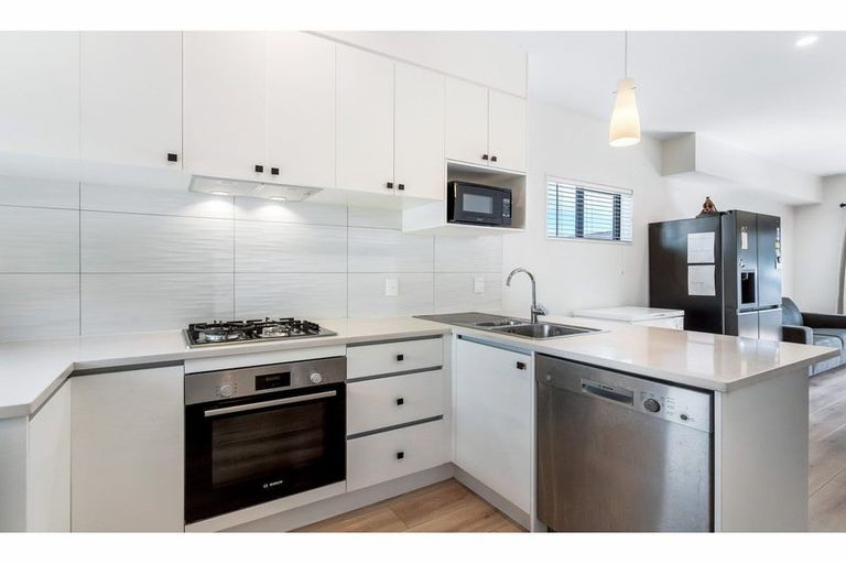 Photo of property in 3b Sheralee Place, Bucklands Beach, Auckland, 2014