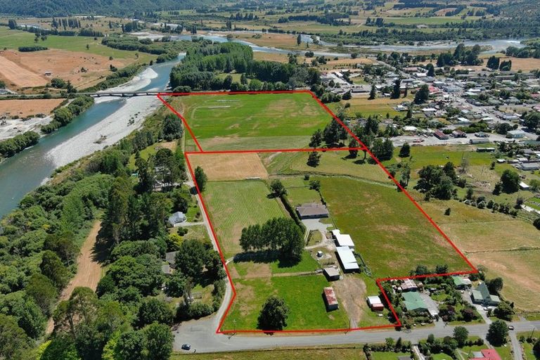 Photo of property in 11 Hotham Street, Murchison, 7007