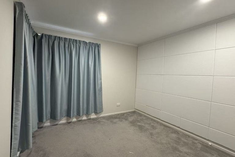 Photo of property in 14 Mountain Beech Rise, Albany, Auckland, 0632