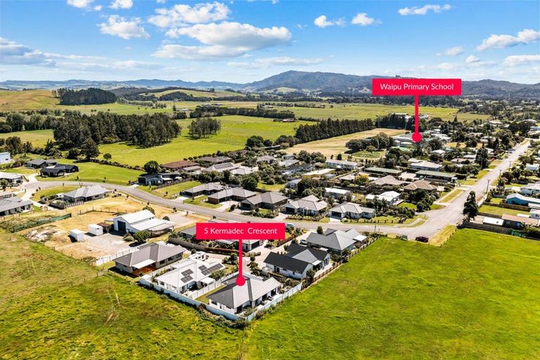 Photo of property in 5 Kermadec Crescent, Waipu, 0510