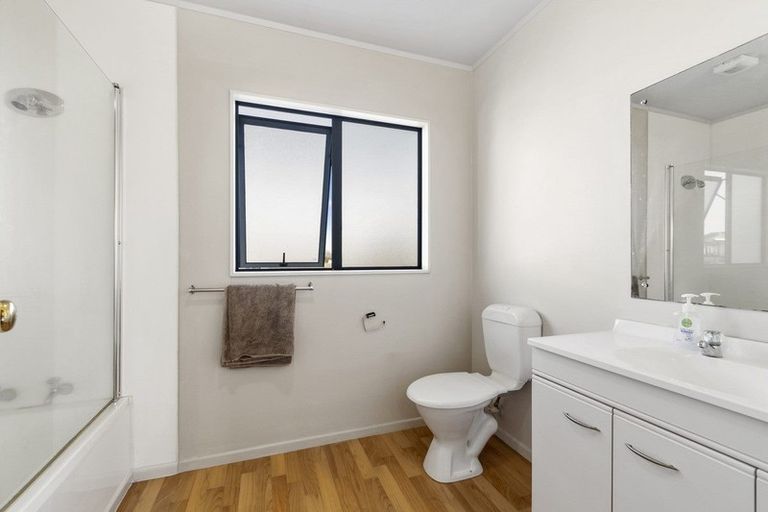 Photo of property in 518 Great South Road, Rosehill, Papakura, 2113