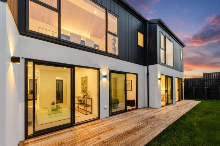 Photo of property in 53 Kumukumu Road, Long Bay, Auckland, 0630