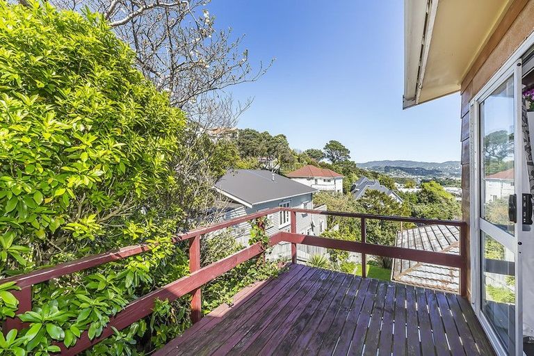 Photo of property in 175 Seatoun Heights Road, Seatoun, Wellington, 6022