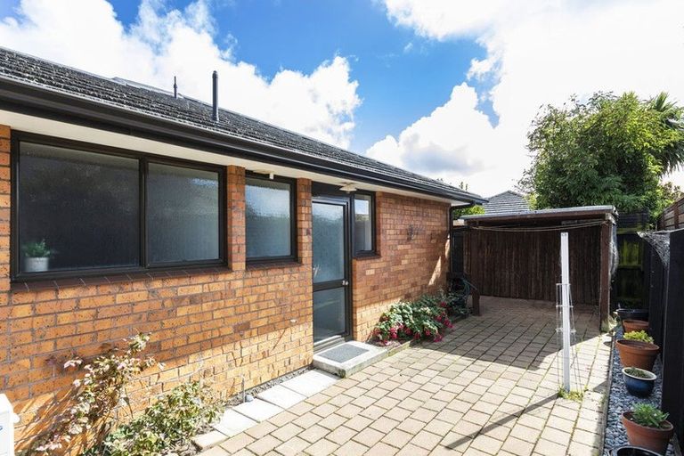 Photo of property in 2/22 Leander Street, Northcote, Christchurch, 8052