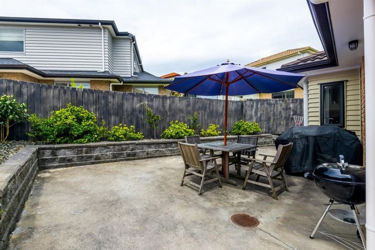 Photo of property in 48 Kirikiri Drive, Papakura, 2110