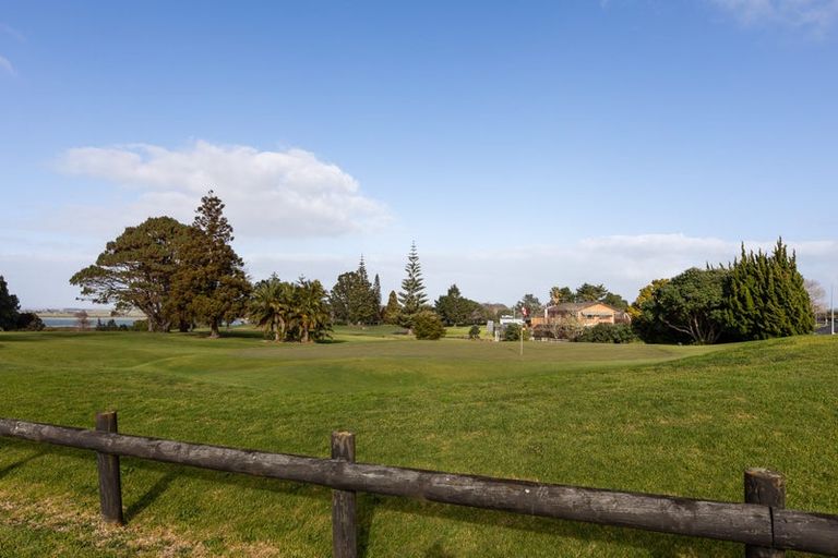Photo of property in 1 Stella Drive, Clarks Beach, 2122