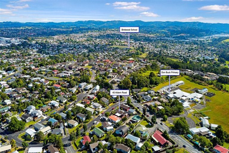 Photo of property in 45 Aldern Road, Massey, Auckland, 0614
