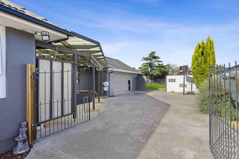 Photo of property in 12 Ottawa Road, Wainoni, Christchurch, 8061