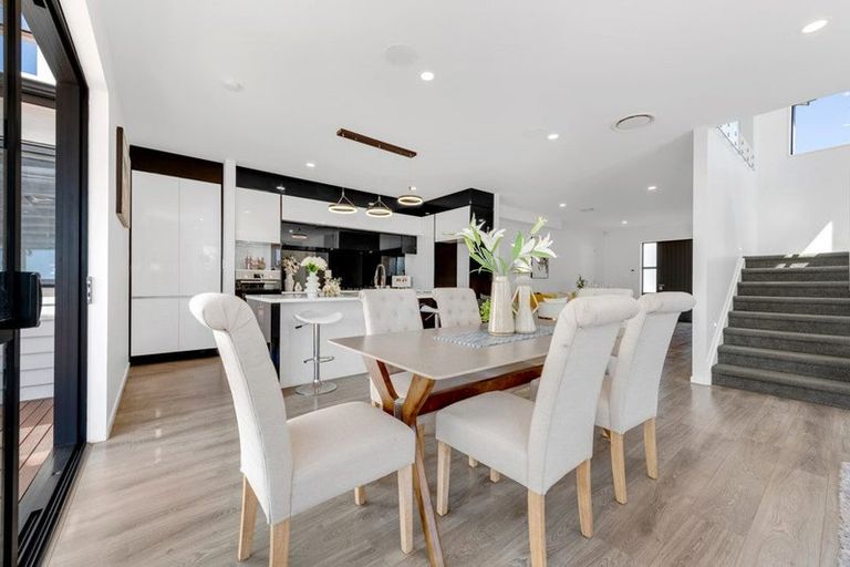 Photo of property in 10 Ripa Street, Flat Bush, Auckland, 2019