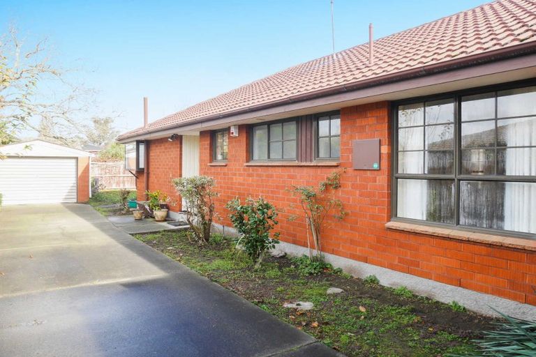 Photo of property in 2/17a Dalrye Place, Ilam, Christchurch, 8041