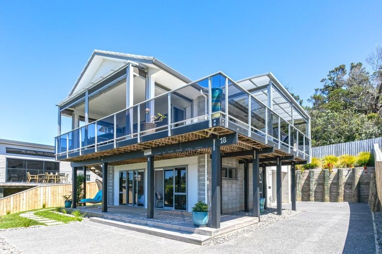 Photo of property in 18 Ross Place, Whiritoa, Whangamata, 3691