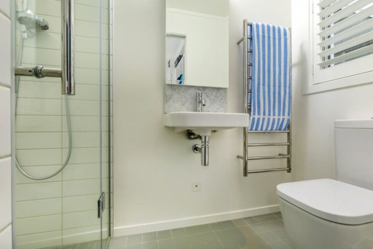 Photo of property in 4/66 Victoria Road, Devonport, Auckland, 0624