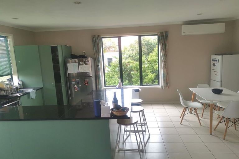 Photo of property in Tuscany Towers, 84/1 Ambrico Place, New Lynn, Auckland, 0600