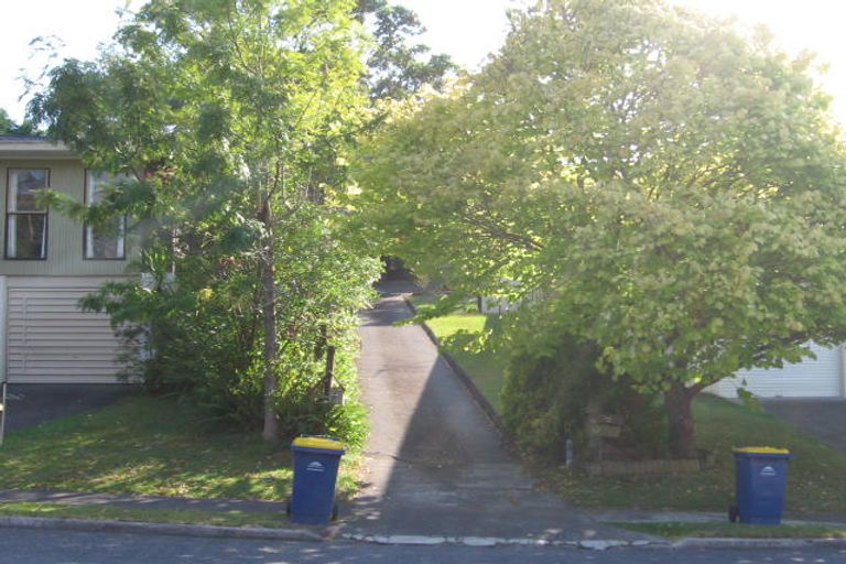 Photo of property in 77 John Downs Drive, Browns Bay, Auckland, 0630